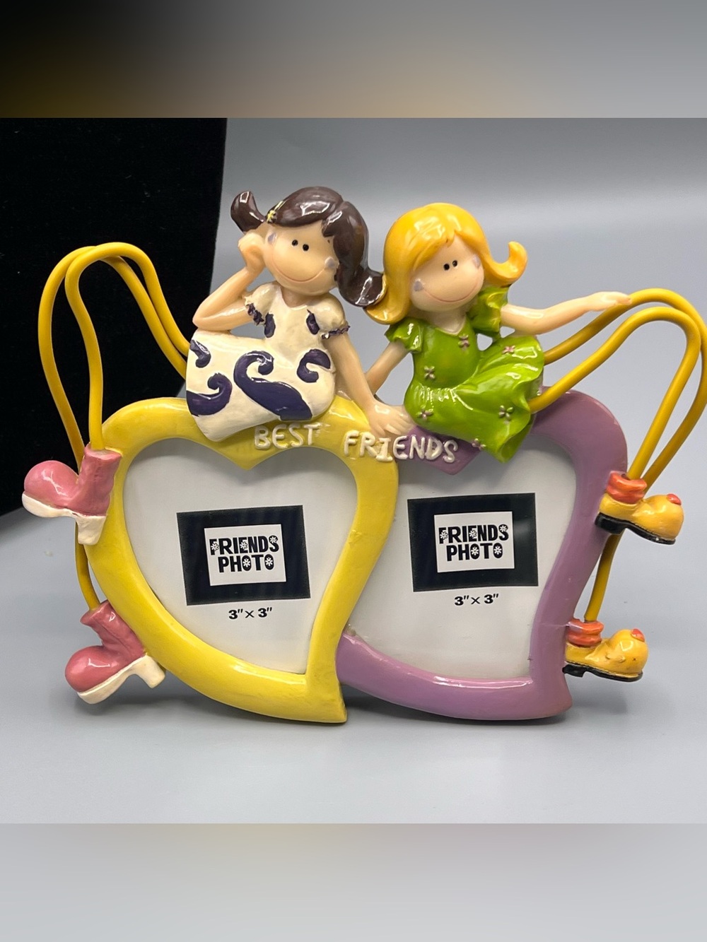 Vintage hand painted colorful best friends girl figurines, photo frame 3x3